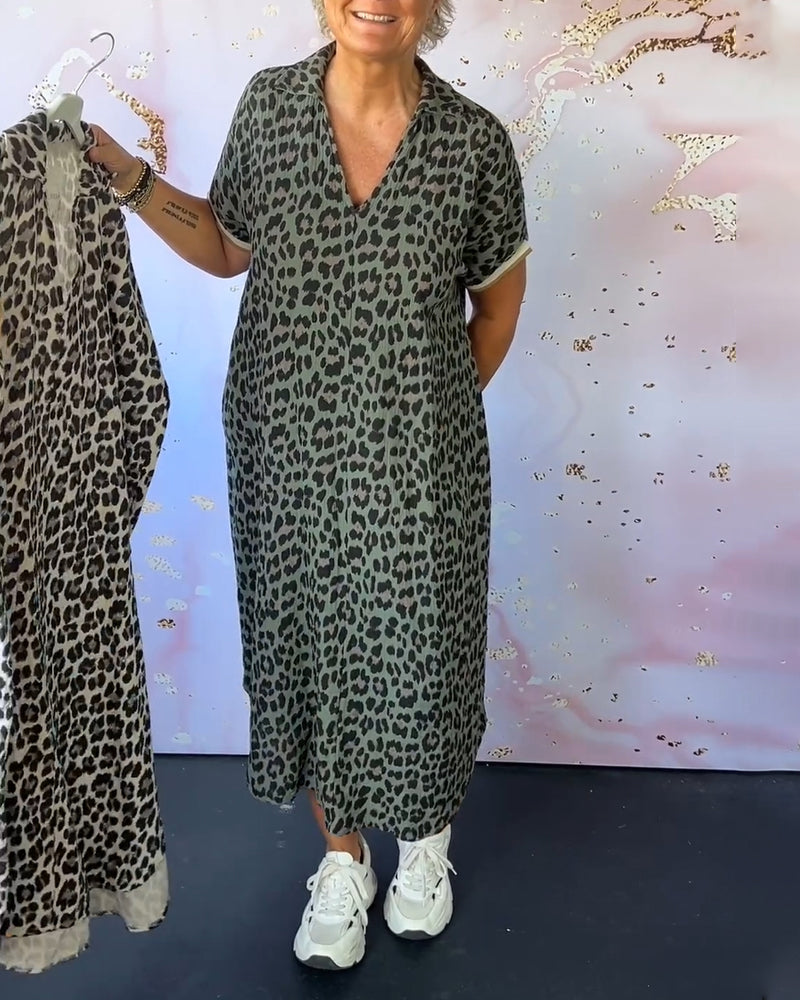 Robe léopard à décolleté en V