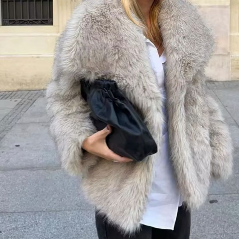 Manteau en fausse fourrure doux et élégant pour l'hiver