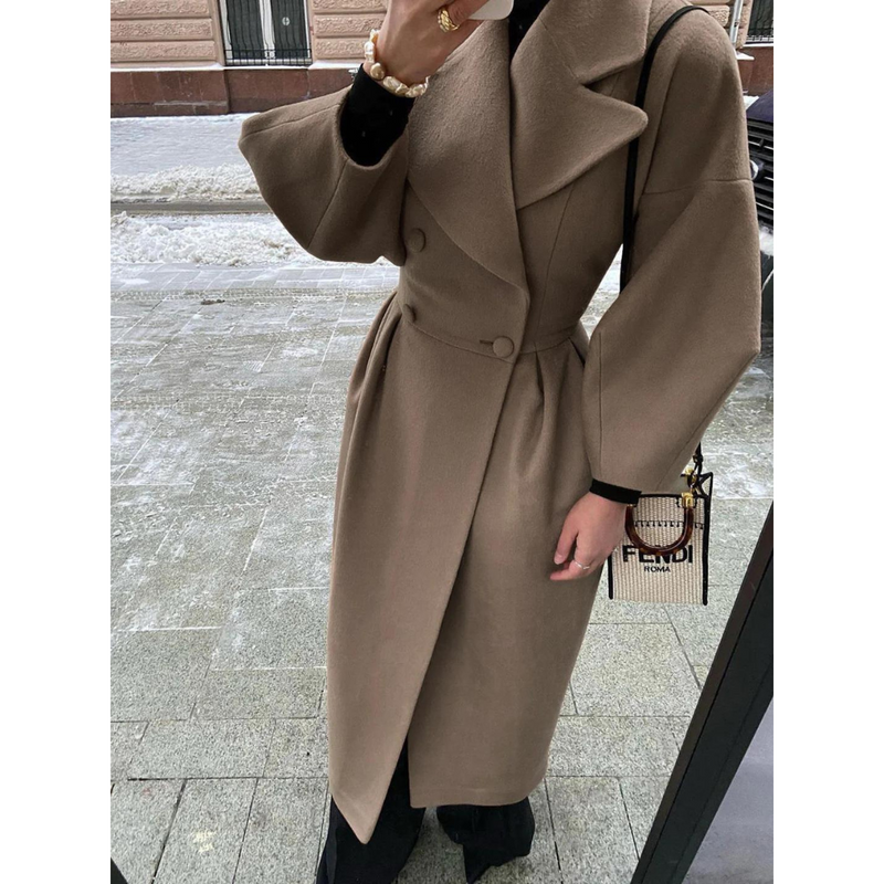 Long trench-coat pour une élégance intemporelle