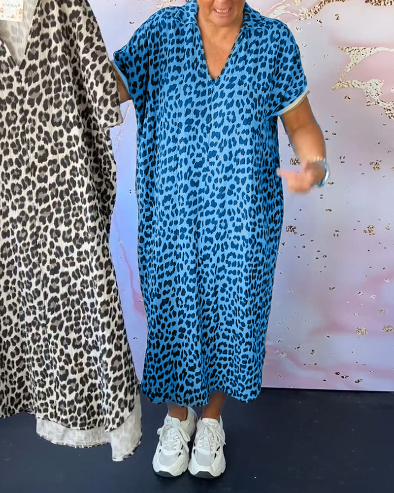 Robe léopard à décolleté en V