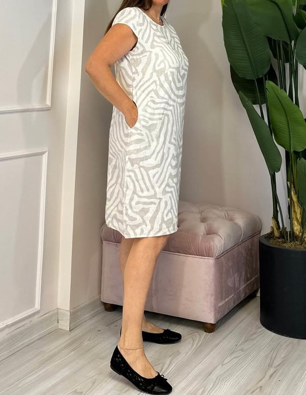 Robe imprimée zèbre à encolure ronde