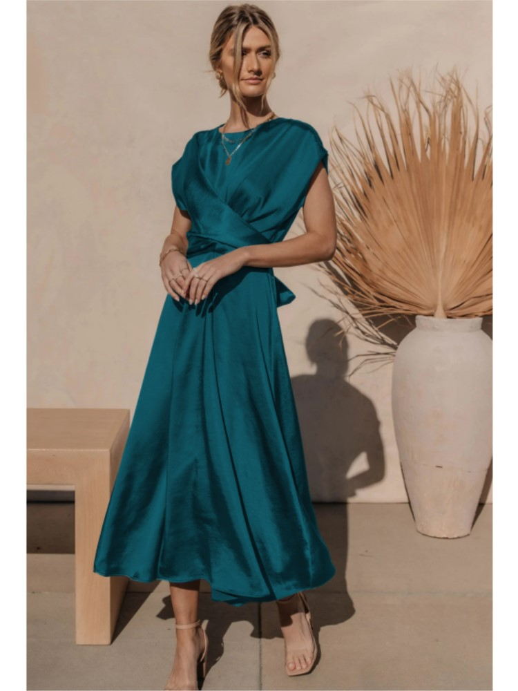 Robe portefeuille en satin – Élégance et confort pour toutes les occasions