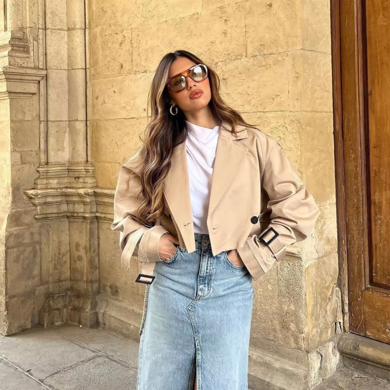 Trench-coat chic et polyvalent pour toutes les occasions