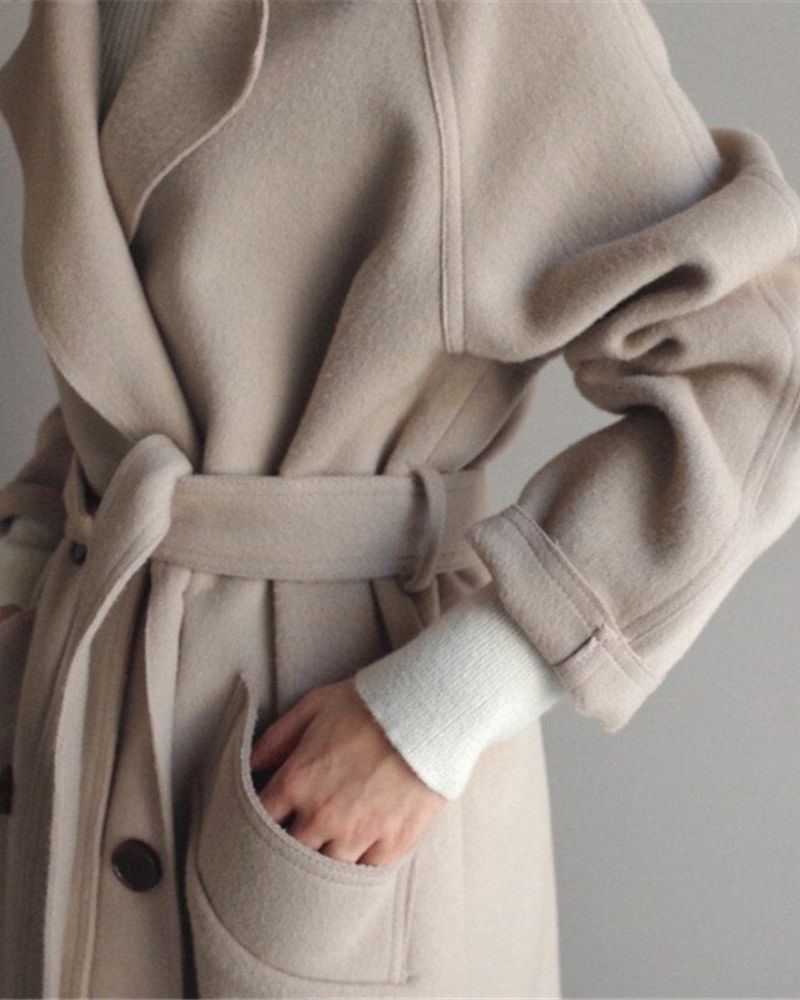 Manteau long élégant et intemporel pour un style raffiné