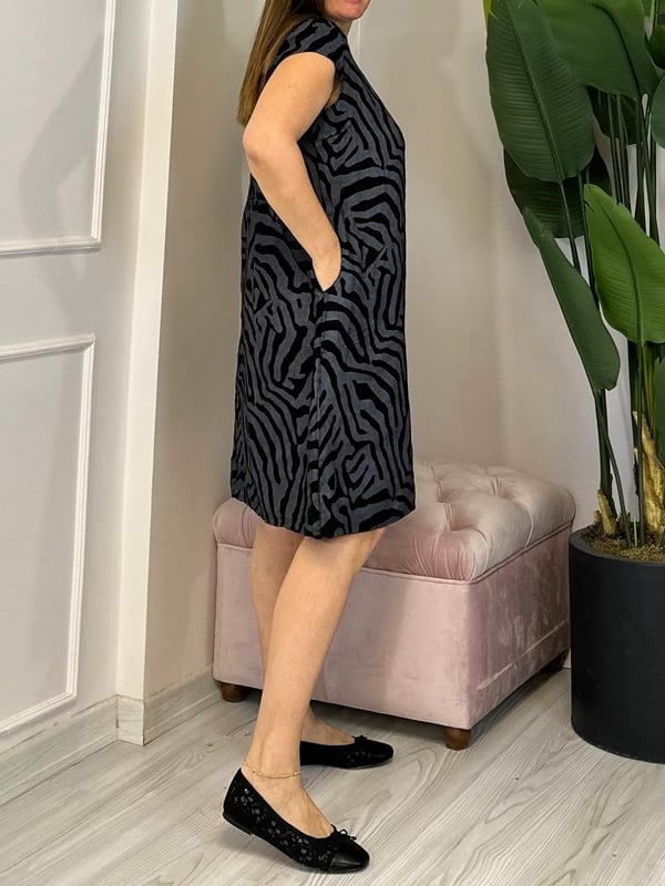 Robe imprimée zèbre à encolure ronde