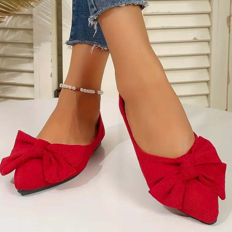 Mocassins Spitses Détail Nœud Touche Féminine