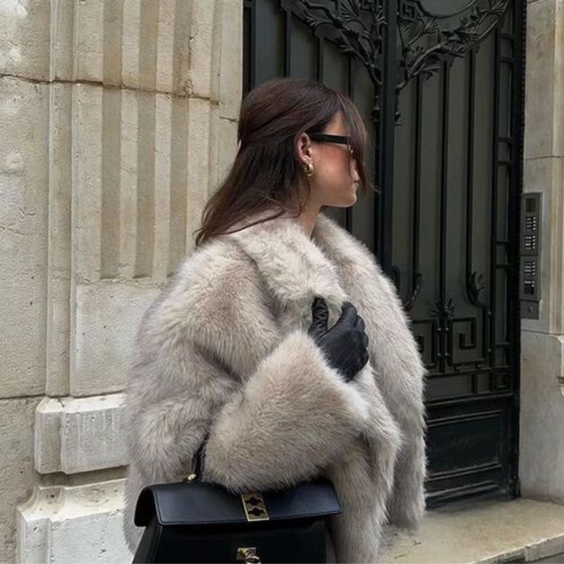 Manteau en fausse fourrure doux et élégant pour l'hiver