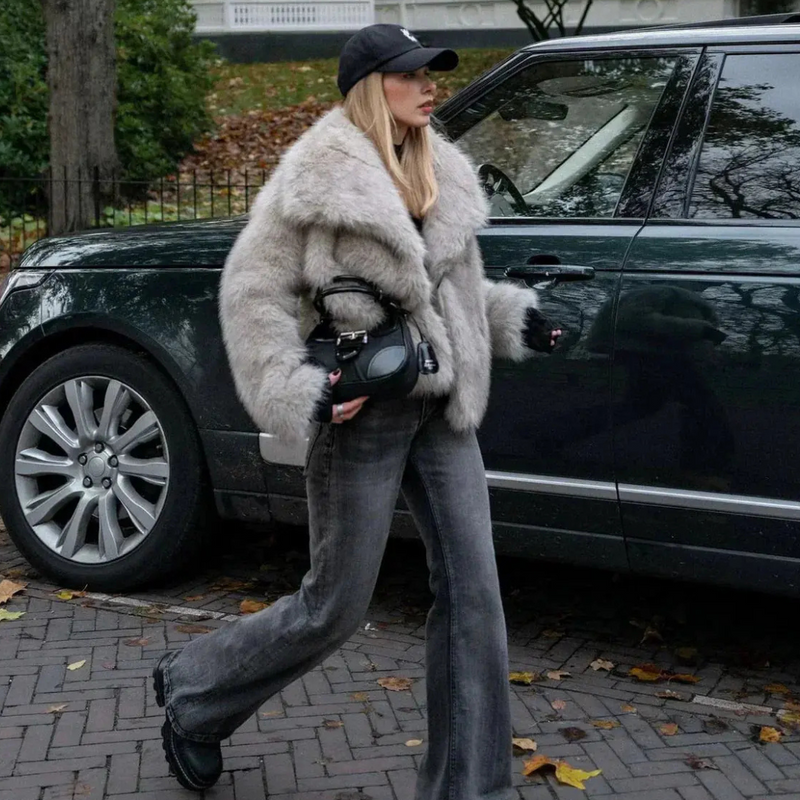 Manteau en fausse fourrure doux et élégant pour l'hiver