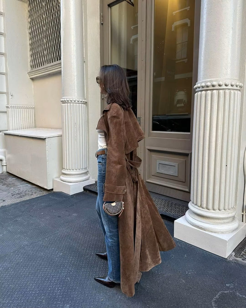 Manteau long en daim élégant et intemporel pour un style raffiné