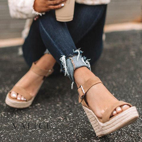 Sandales Compensées – Pour un Look Estival Tendance