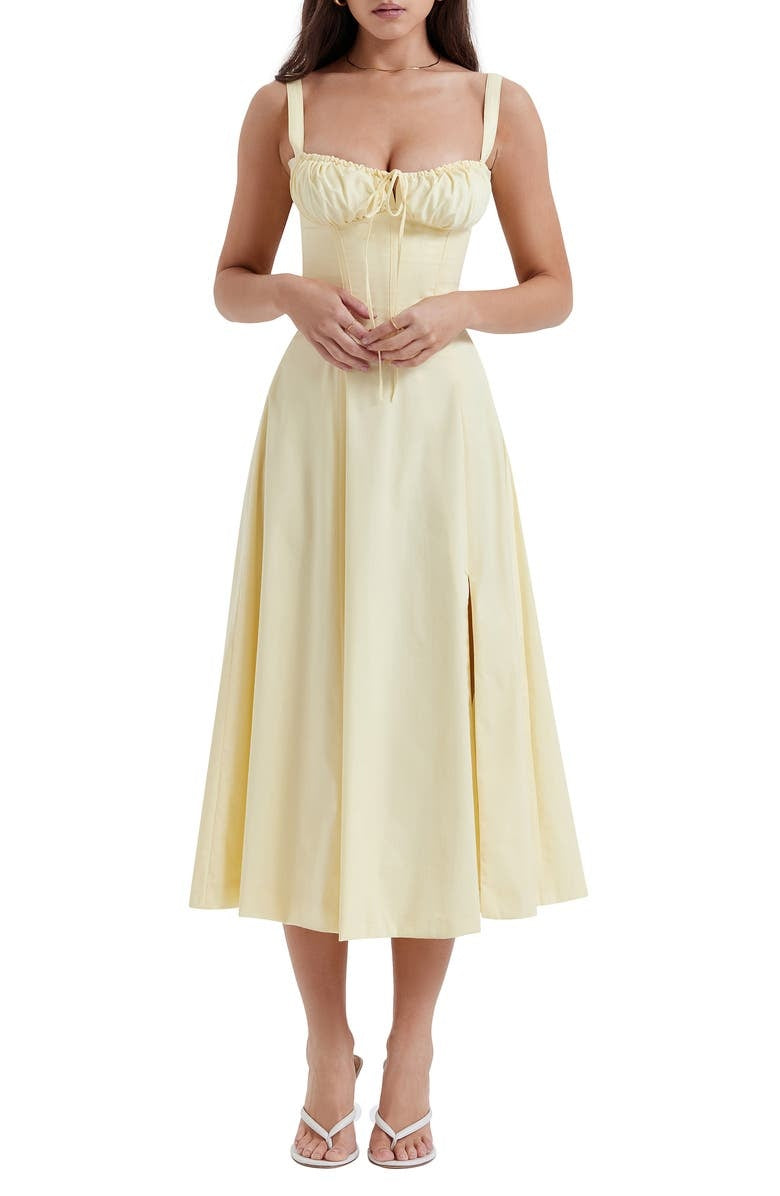 Robe élégante à taille marquée pour un look chic et intemporel
