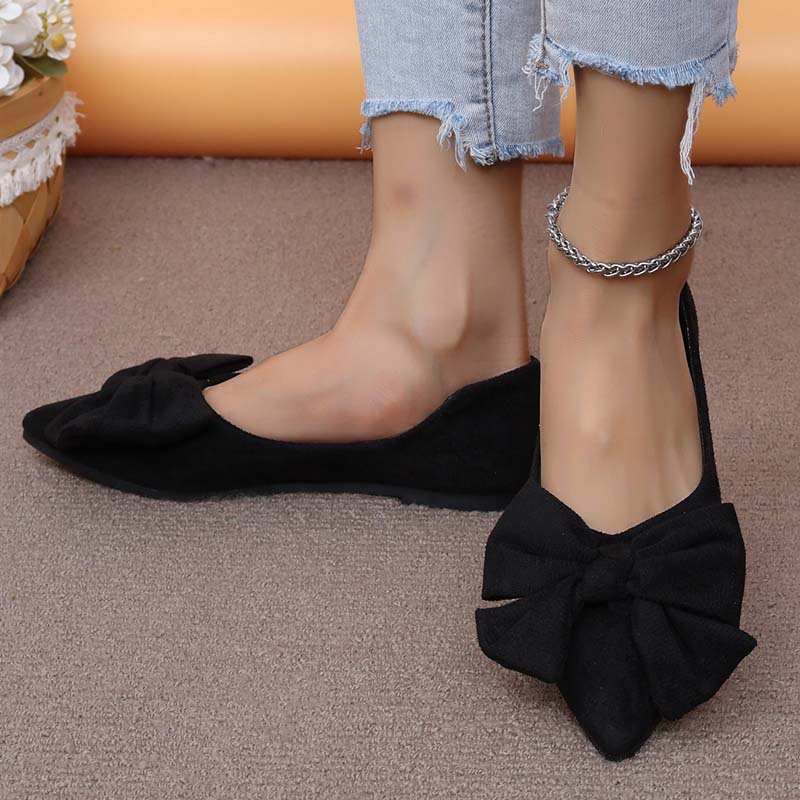 Mocassins Spitses Détail Nœud Touche Féminine