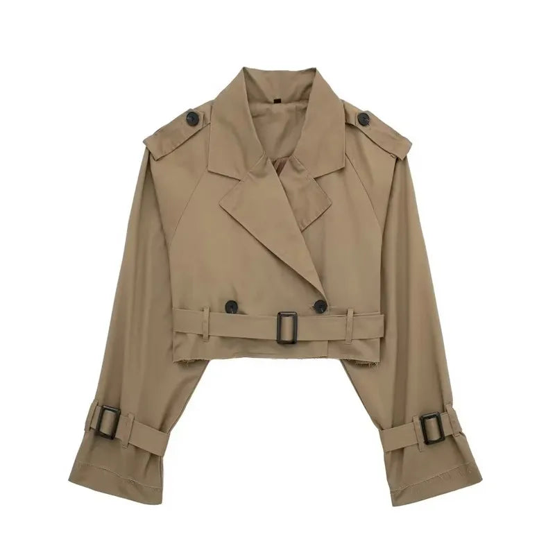 Trench-coat chic et polyvalent pour toutes les occasions