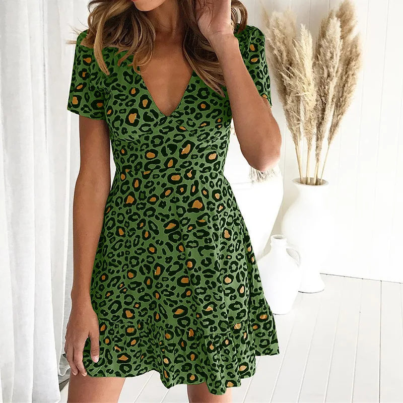 Robe d'été mini à imprimé léopard pour un look estival stylé