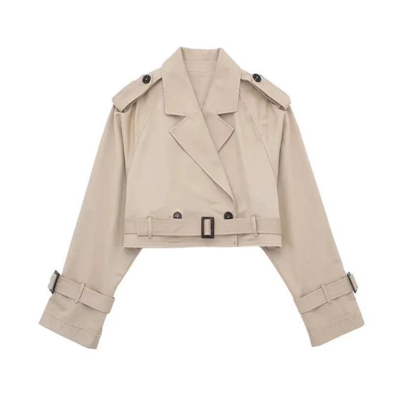 Trench-coat chic et polyvalent pour toutes les occasions