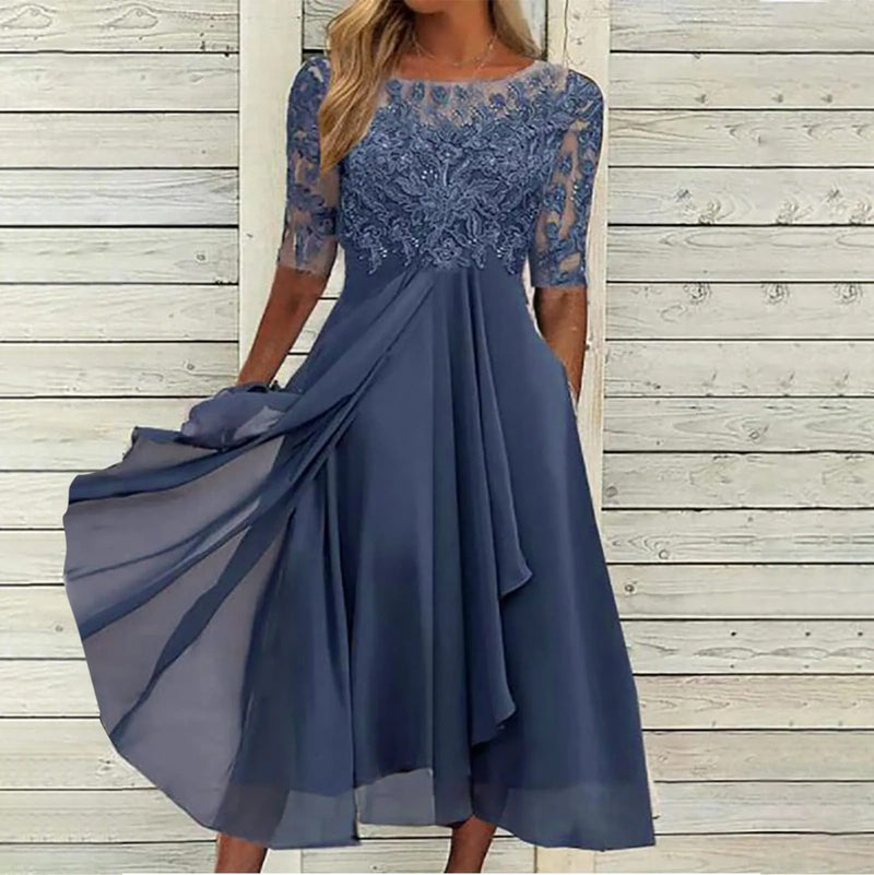 Robe en dentelle élégante faite à la main