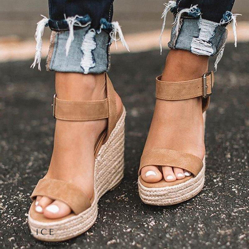 Sandales Compensées – Pour un Look Estival Tendance